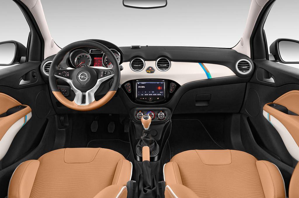 Opel Adam (Baujahr 2015) Rocks 3 Türen Cockpit und Innenraum