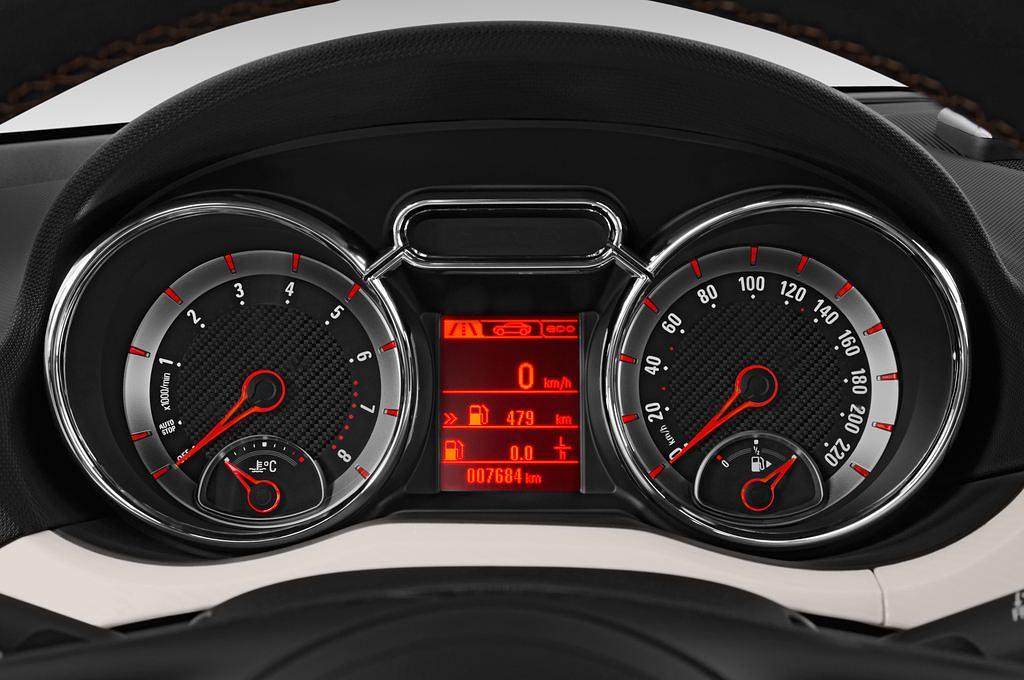 Opel Adam (Baujahr 2015) Rocks 3 Türen Tacho und Fahrerinstrumente