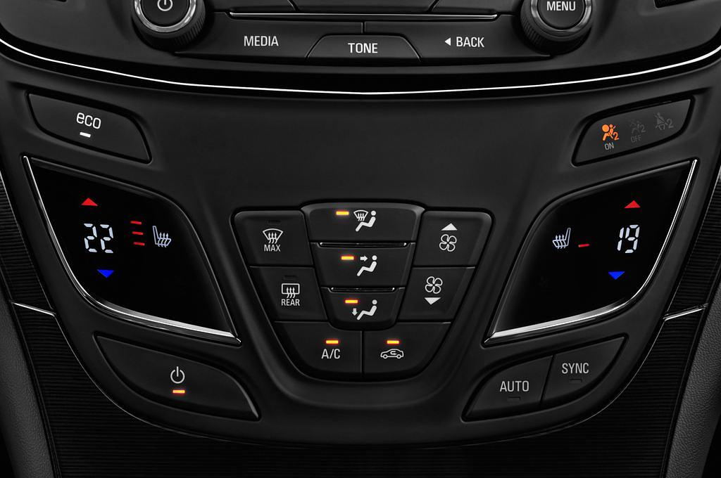 Opel Insignia (Baujahr 2014) Business Innovation 5 Türen Temperatur und Klimaanlage