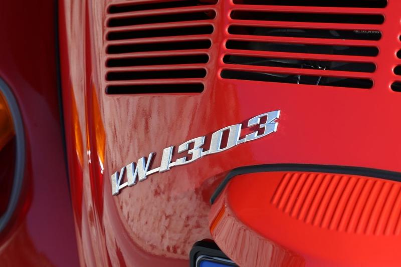 Das Typenschild des VW Käfer 1303 Cabrio