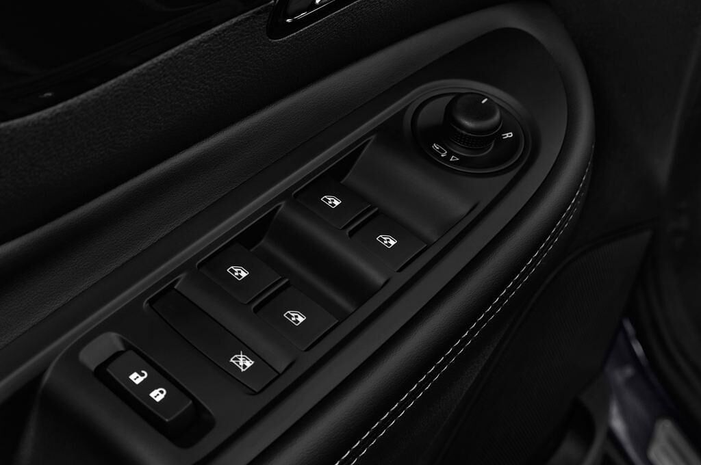 Opel Mokka X (Baujahr 2017) Innovation 5 Türen Bedienungselemente Tür