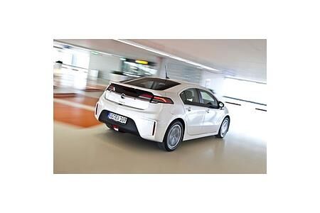 Opel Ampera rollt bei Europcar Opel Ampera rollt bei Europcar