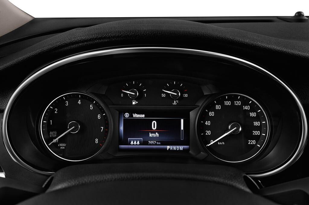 Opel Mokka X (Baujahr 2017) Innovation 5 Türen Tacho und Fahrerinstrumente