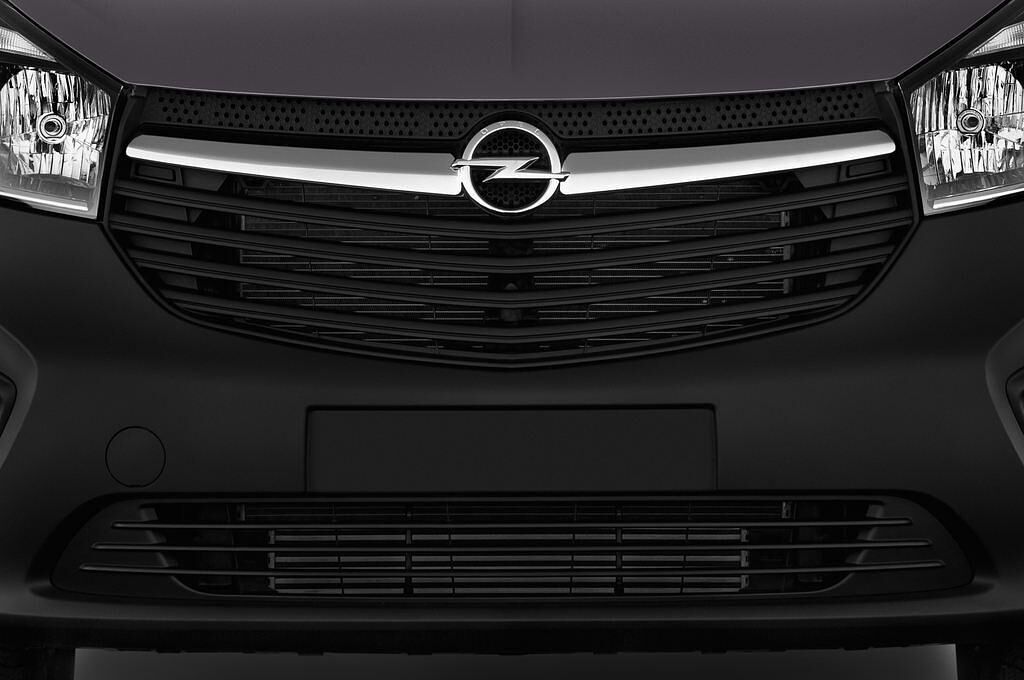 Opel Vivaro (Baujahr 2015) 1.6 Cdti L1H1 2.7 4 Türen Kühlergrill und Scheinwerfer