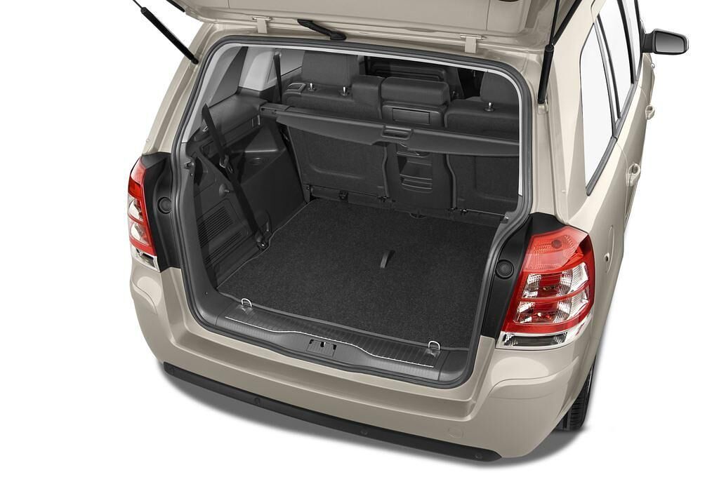 Opel Zafira (Baujahr 2011) Sport 5 Türen Kofferraum