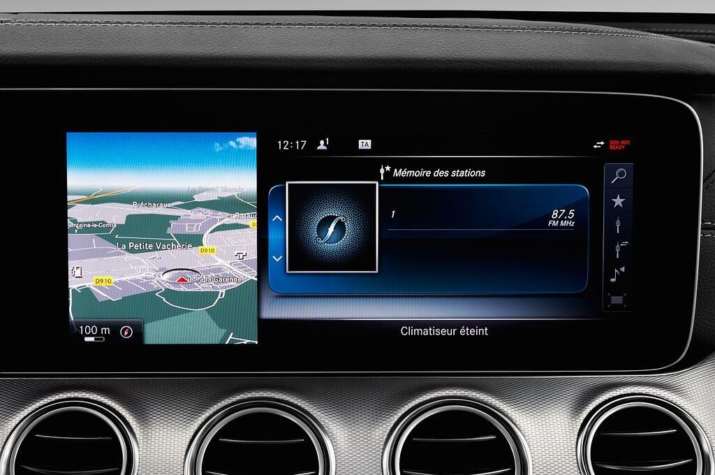Mercedes E-Class (Baujahr 2016) Avantgarde 4 Türen Radio und Infotainmentsystem