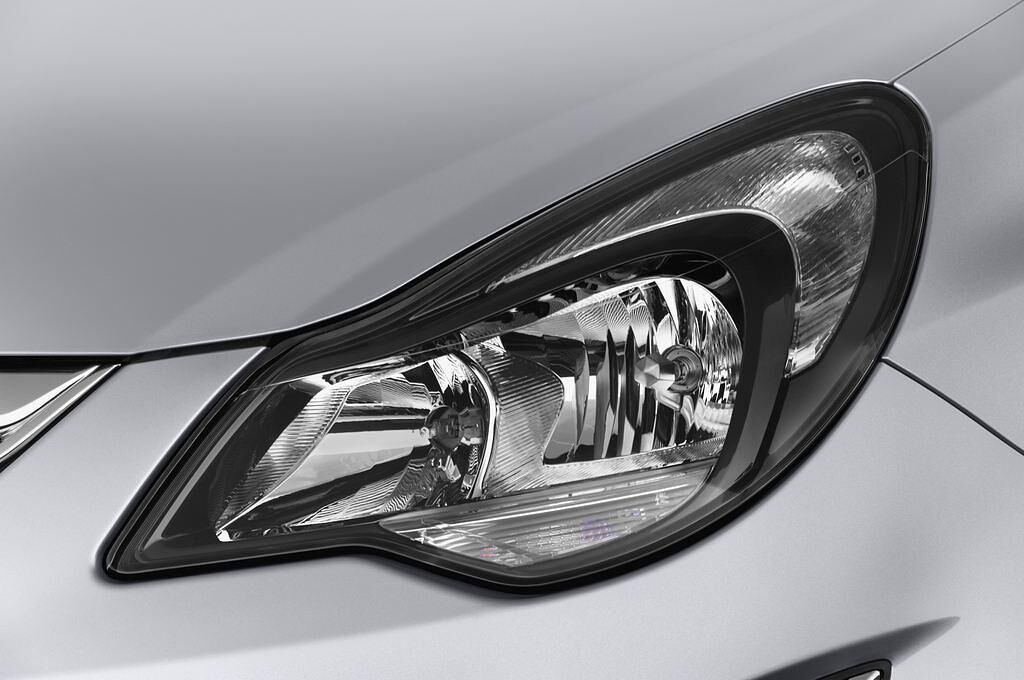 Opel Corsa (Baujahr 2014) INNOVATION 5 Türen Scheinwerfer