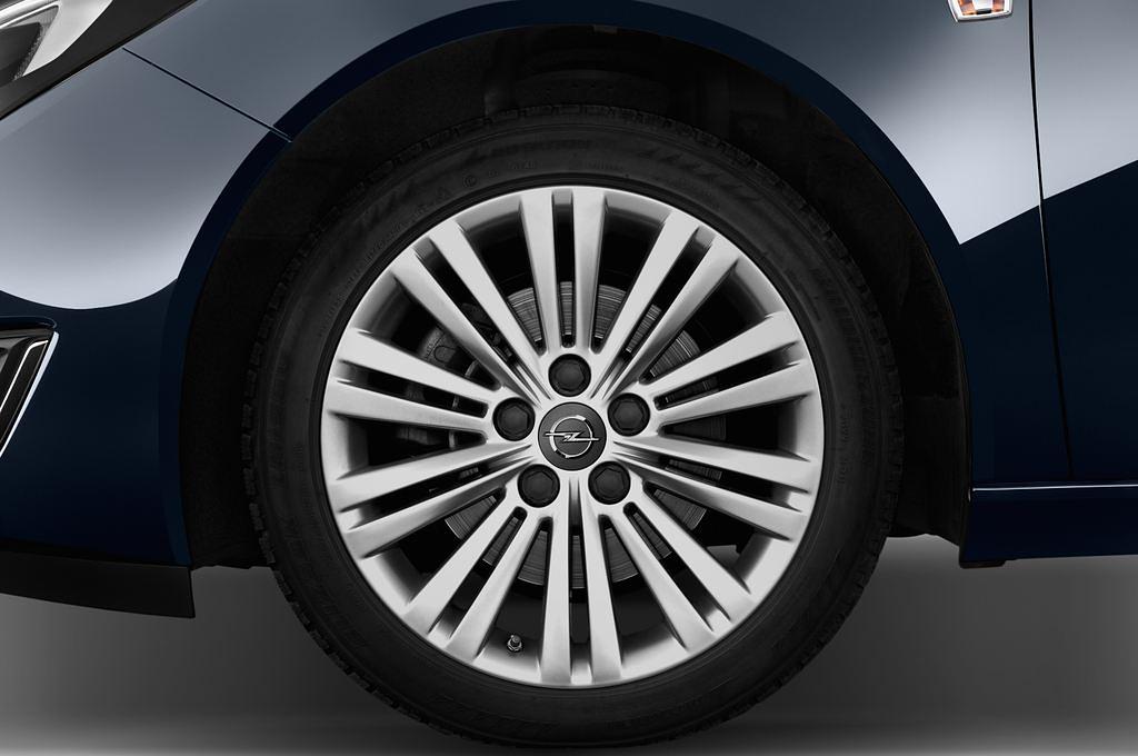 Opel Insignia (Baujahr 2015) Sport 4 Türen Reifen und Felge