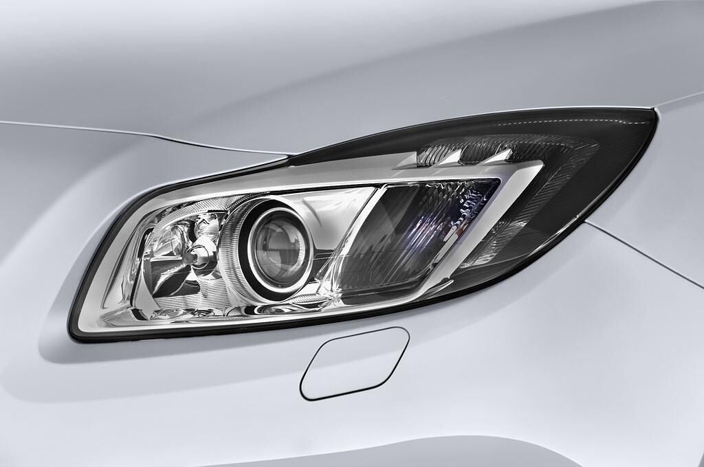 Opel Insignia (Baujahr 2013) INNOVATION 5 Türen Scheinwerfer