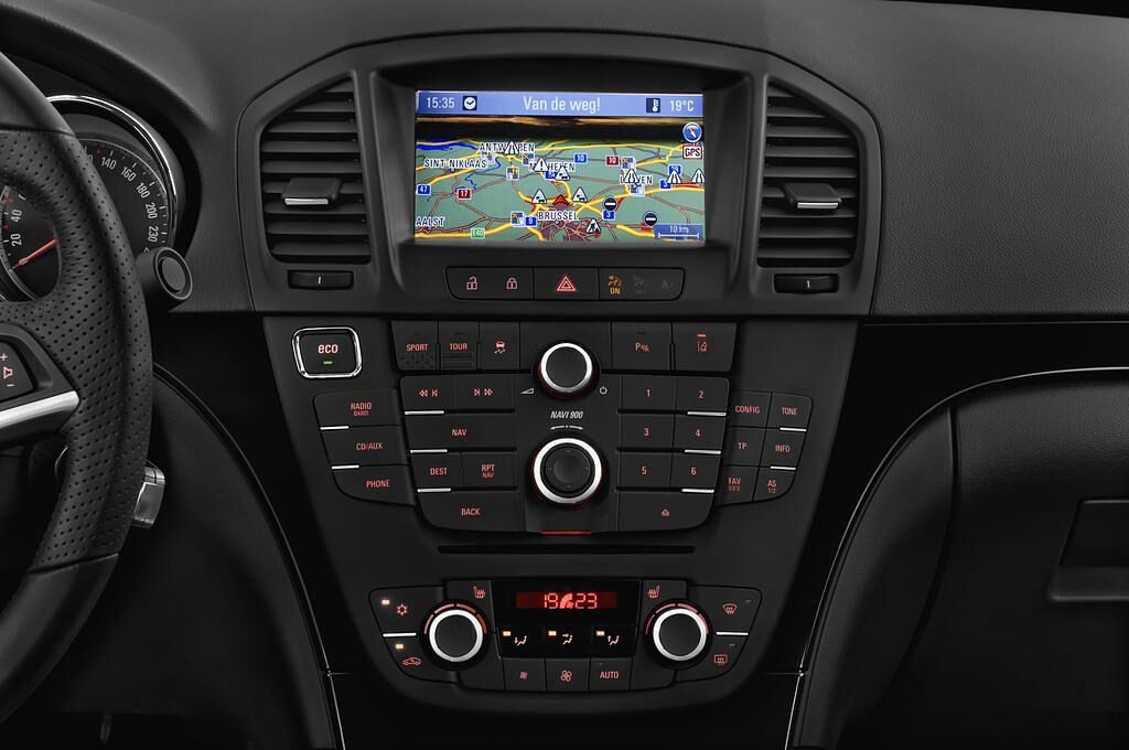 Opel Insignia (Baujahr 2013) INNOVATION 5 Türen Mittelkonsole
