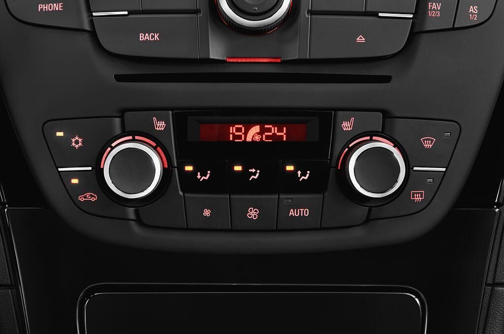 Opel Insignia (Baujahr 2013) INNOVATION 5 Türen Temperatur und Klimaanlage