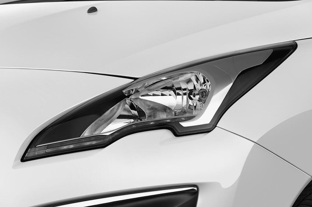 Peugeot 3008 (Baujahr 2013) HYbrid4 5 Türen Scheinwerfer