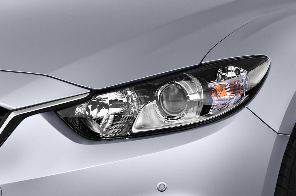 Mazda Mazda6 (Baujahr 2014) Center-Line 5 Türen Scheinwerfer