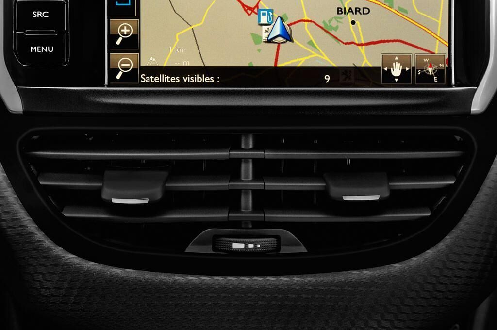 Peugeot 2008 (Baujahr 2017) Allure 5 Türen Lüftung