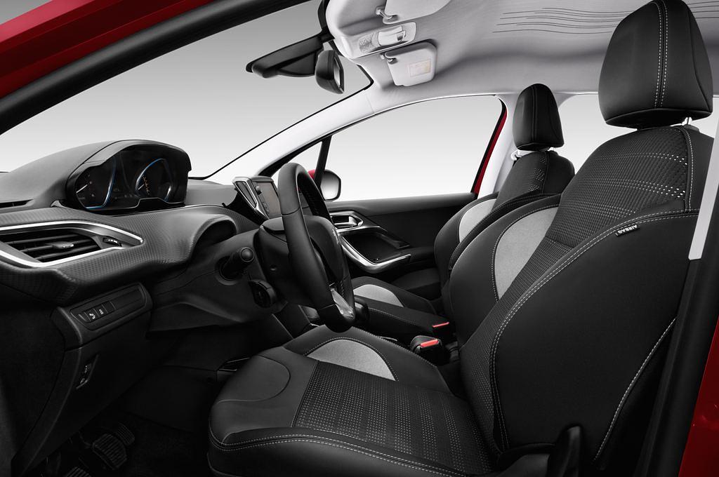 Peugeot 2008 (Baujahr 2017) Allure 5 Türen Vordersitze