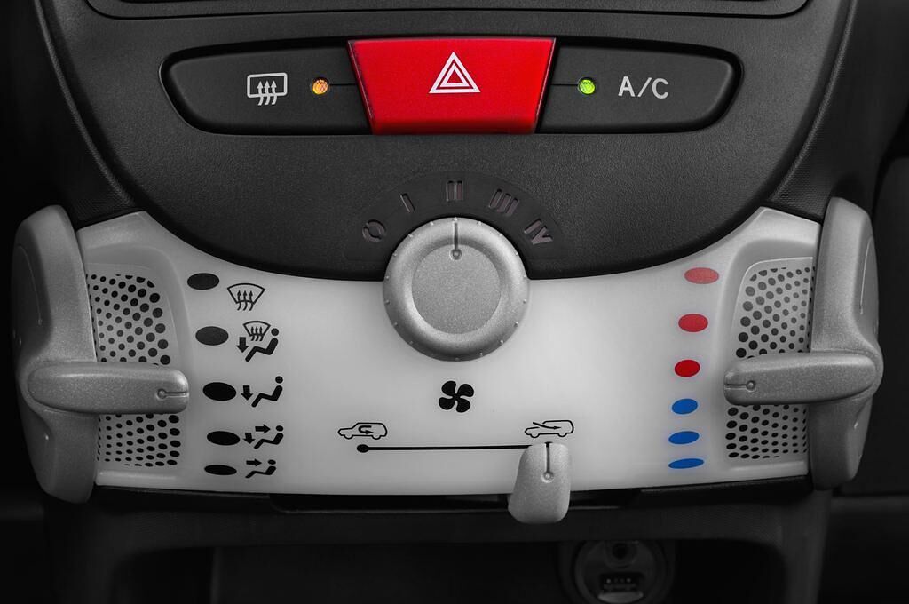 Peugeot 107 (Baujahr 2012) Envy 3 Türen Temperatur und Klimaanlage