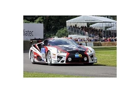 Lexus präsentiert in Goodwood den LFA und den neuen IS