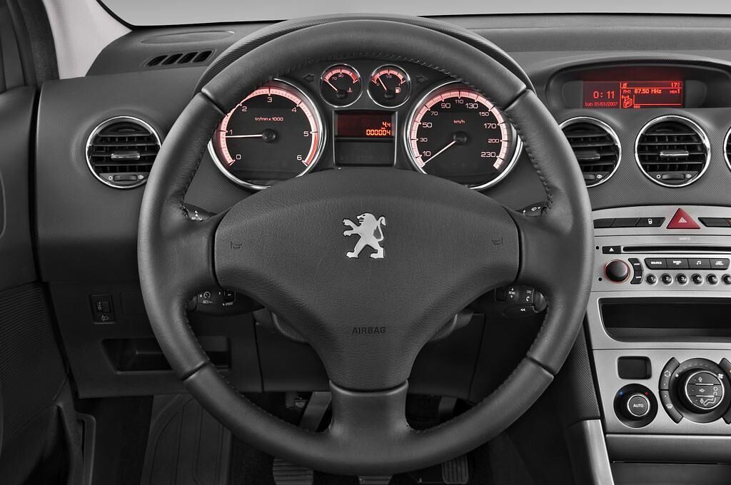 Peugeot 308 (Baujahr 2010) Platinum 5 Türen Lenkrad