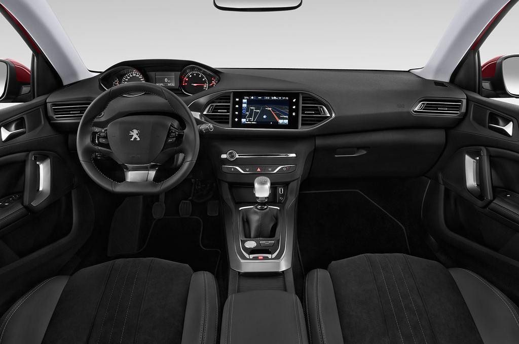 Peugeot 308 (Baujahr 2014) Allure 5 Türen Cockpit und Innenraum