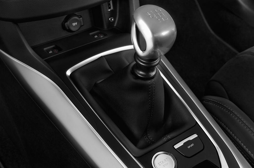 Peugeot 308 (Baujahr 2014) Allure 5 Türen Schalthebel