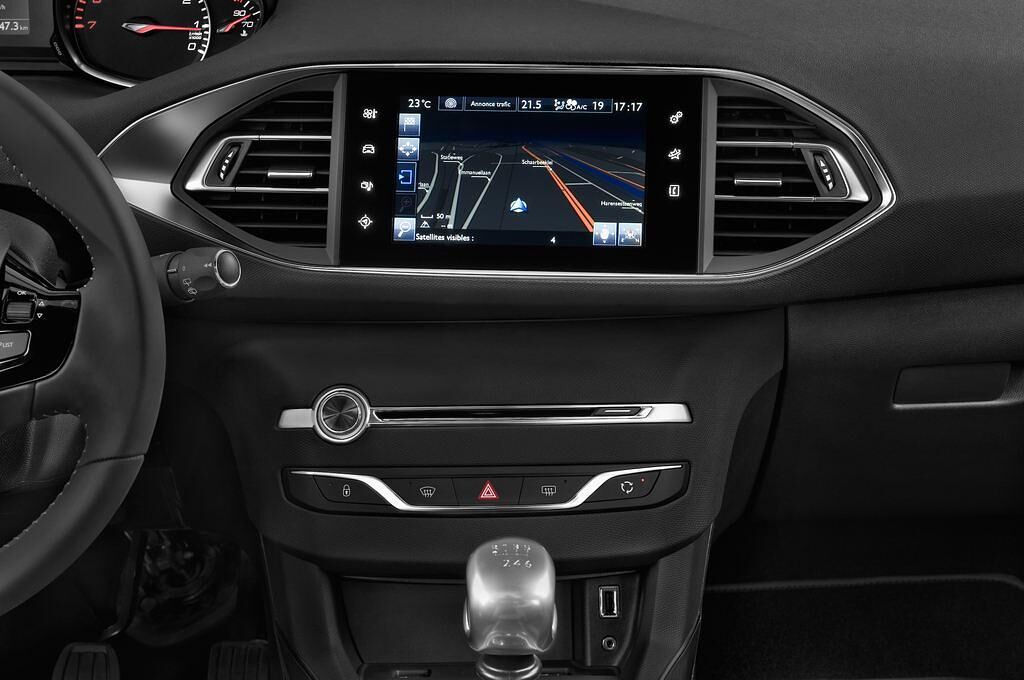 Peugeot 308 (Baujahr 2014) Allure 5 Türen Mittelkonsole