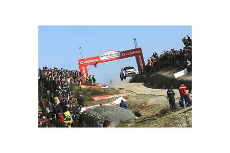 Rallye Portugal:  Umjubelte Premiere vor 100.000 Fans im „Fafe Sprint“