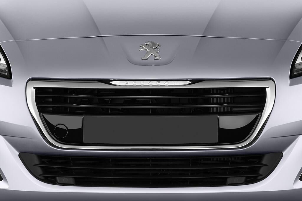 Peugeot 5008 (Baujahr 2012) Allure 5 Türen Kühlergrill und Scheinwerfer