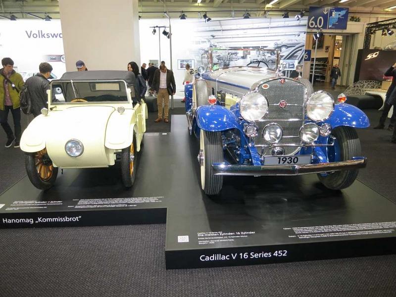 Hanomag Kommissbrot (links) und Cadillac V 16 Series 452 (rechts).