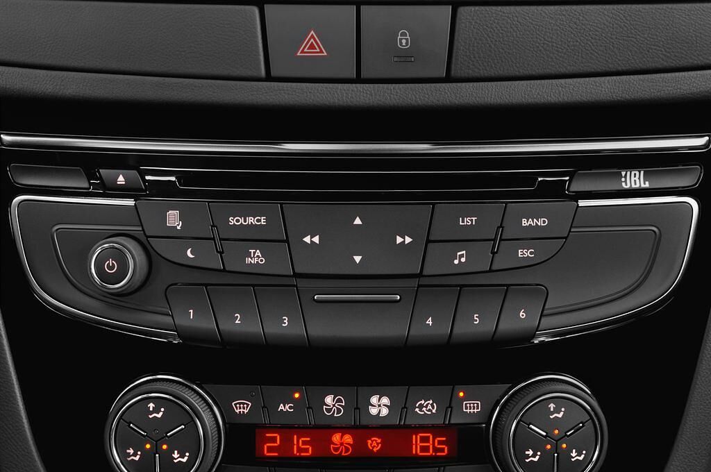 Peugeot 508 (Baujahr 2012) Allure 4 Türen Radio und Infotainmentsystem