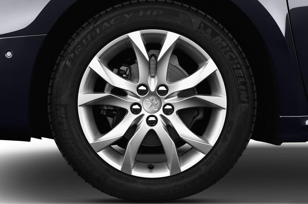 Peugeot 508 (Baujahr 2012) Allure 4 Türen Reifen und Felge