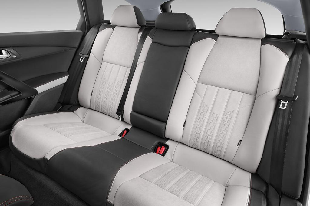 Peugeot 508 (Baujahr 2012) RXH 5 Türen Rücksitze