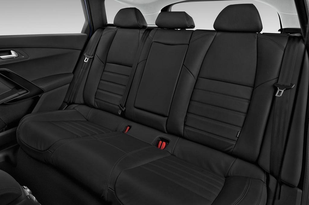 Peugeot 508 (Baujahr 2015) Allure 5 Türen Rücksitze