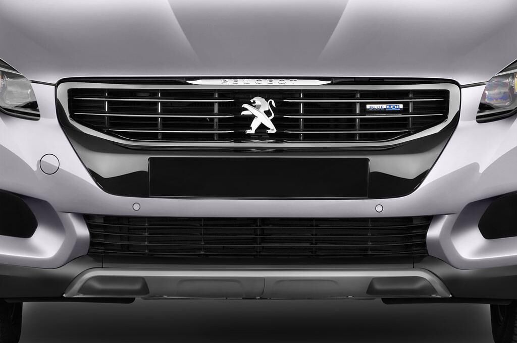 Peugeot 508 (Baujahr 2015) RXH 5 Türen Kühlergrill und Scheinwerfer
