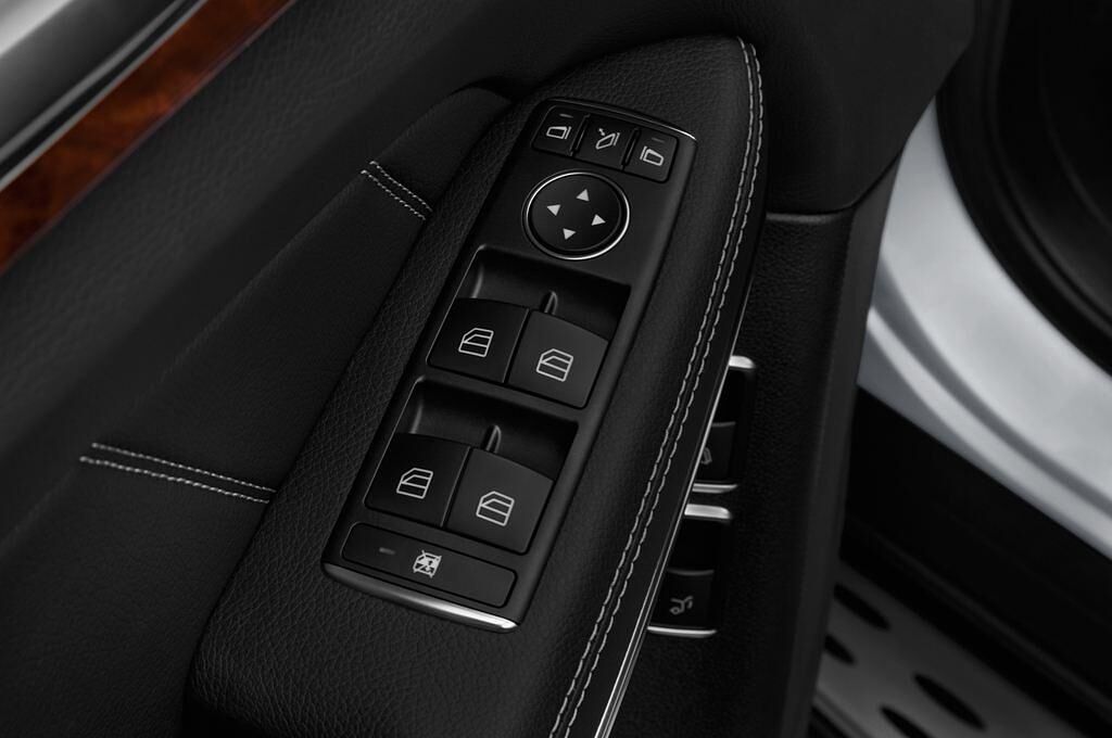 Mercedes Gl-Class (Baujahr 2013) - 5 Türen Bedienungselemente Tür