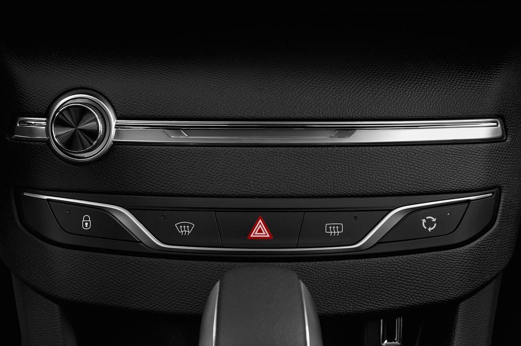 Peugeot 308 (Baujahr 2015) GT 5 Türen Temperatur und Klimaanlage