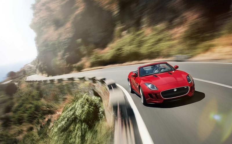 Der Jaguar F-Type ist bis zu 300 km/h schnell.