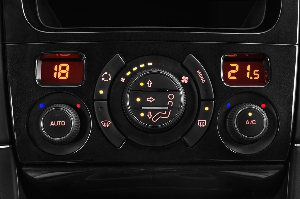 Peugeot RCZ (Baujahr 2013) - 2 Türen Temperatur und Klimaanlage