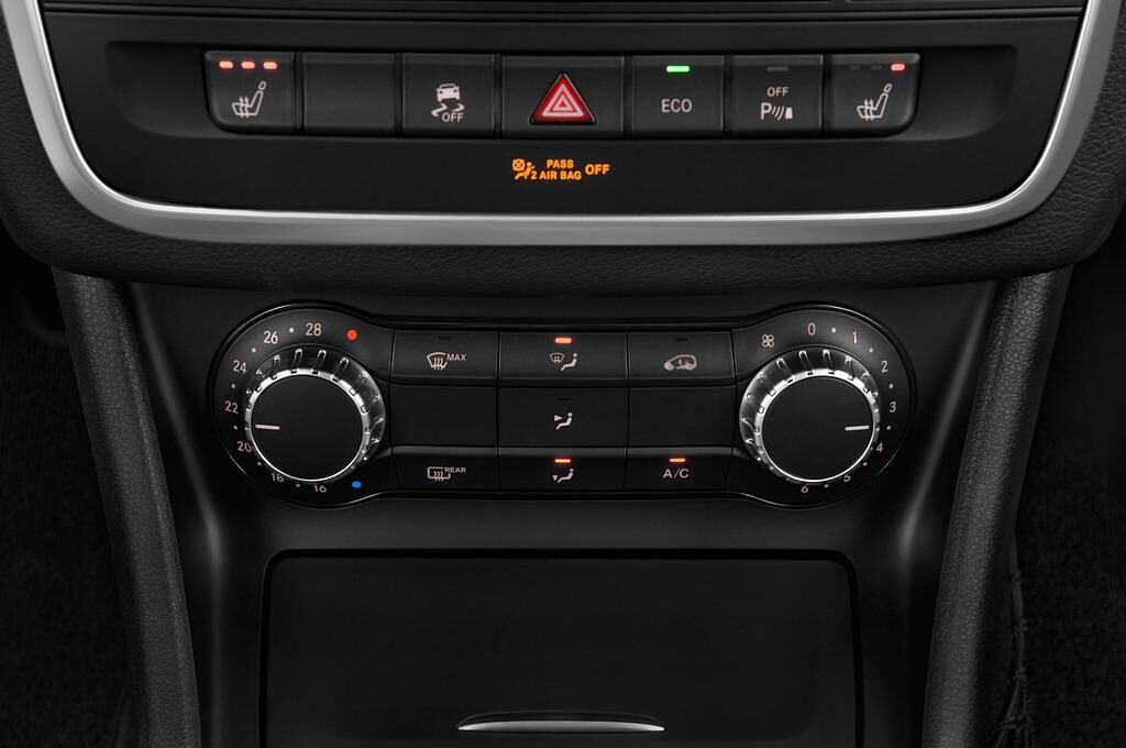 Mercedes GLA (Baujahr 2015) AMG 5 Türen Temperatur und Klimaanlage