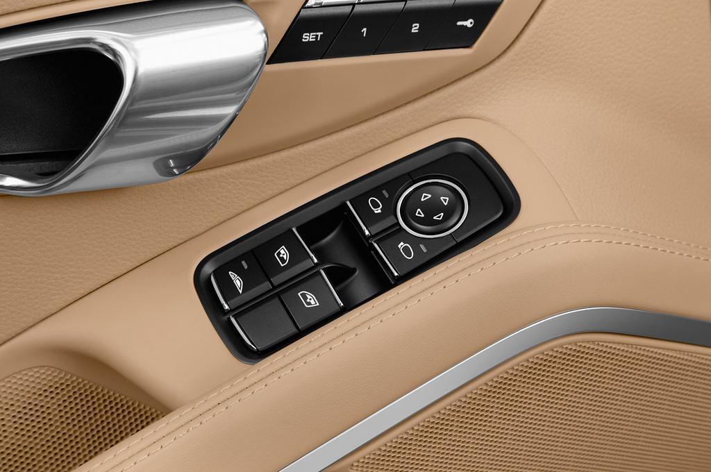 Porsche 911 (Baujahr 2017) Carrera 2 Türen Bedienungselemente Tür