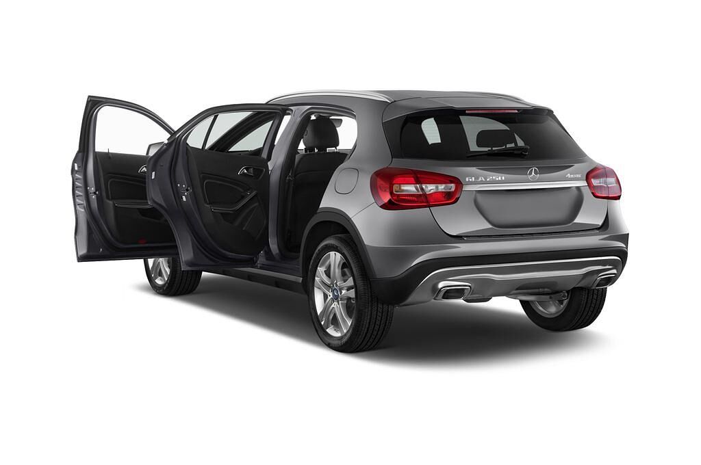 Mercedes GLA (Baujahr 2016) Urban 5 Türen Tür geöffnet