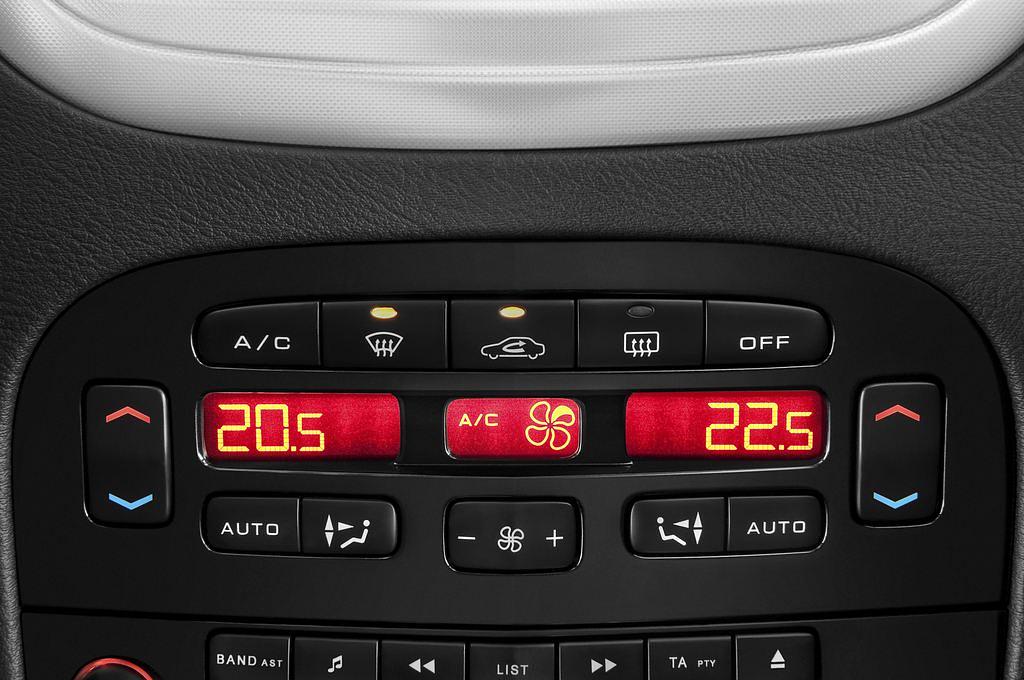 Peugeot 607 (Baujahr 2010) Platinum 4 Türen Temperatur und Klimaanlage