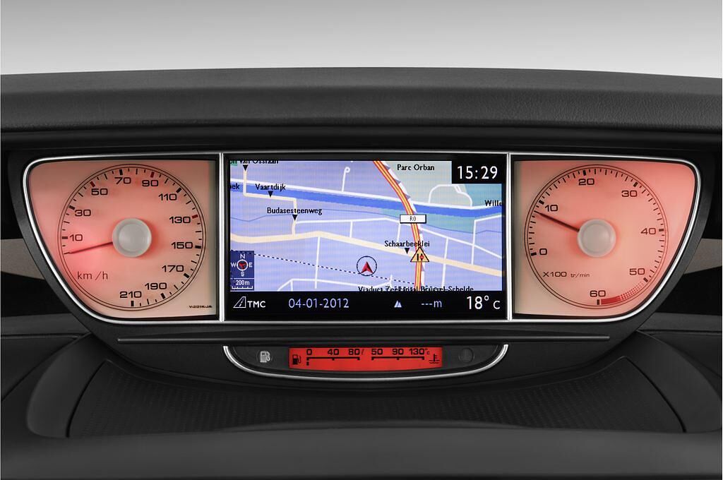 Peugeot 807 (Baujahr 2011) Allure 5 Türen Tacho und Fahrerinstrumente