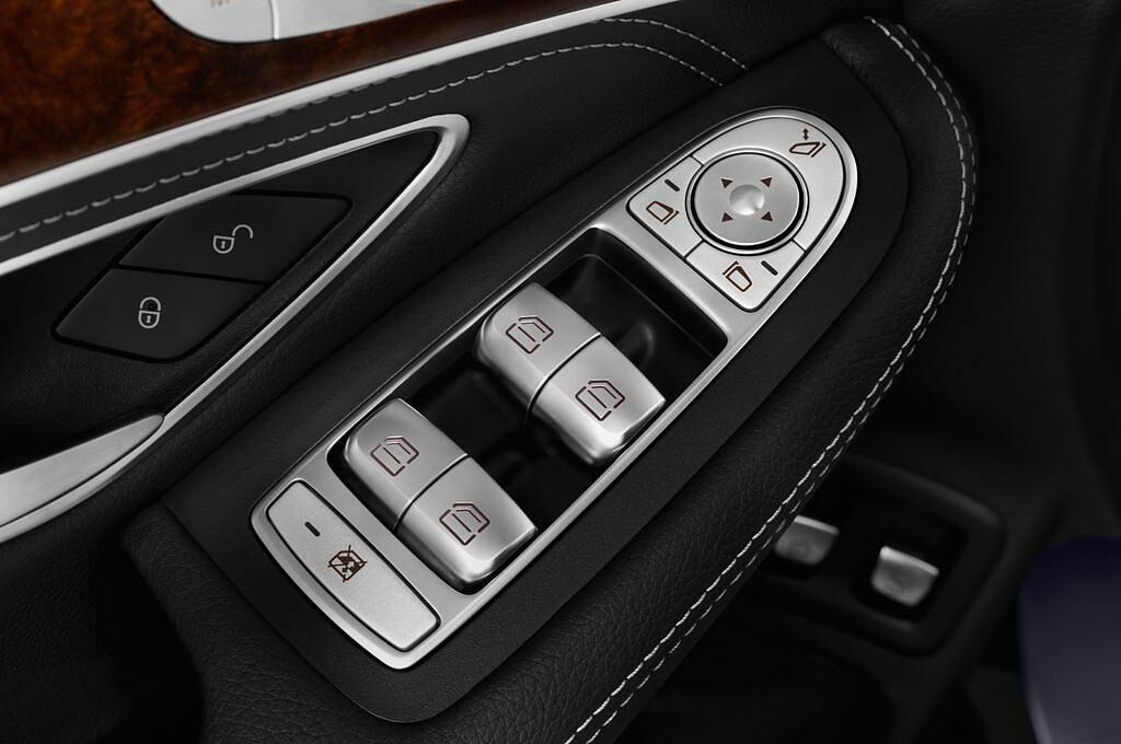 Mercedes GLC (Baujahr 2016) AMG Line 5 Türen Bedienungselemente Tür