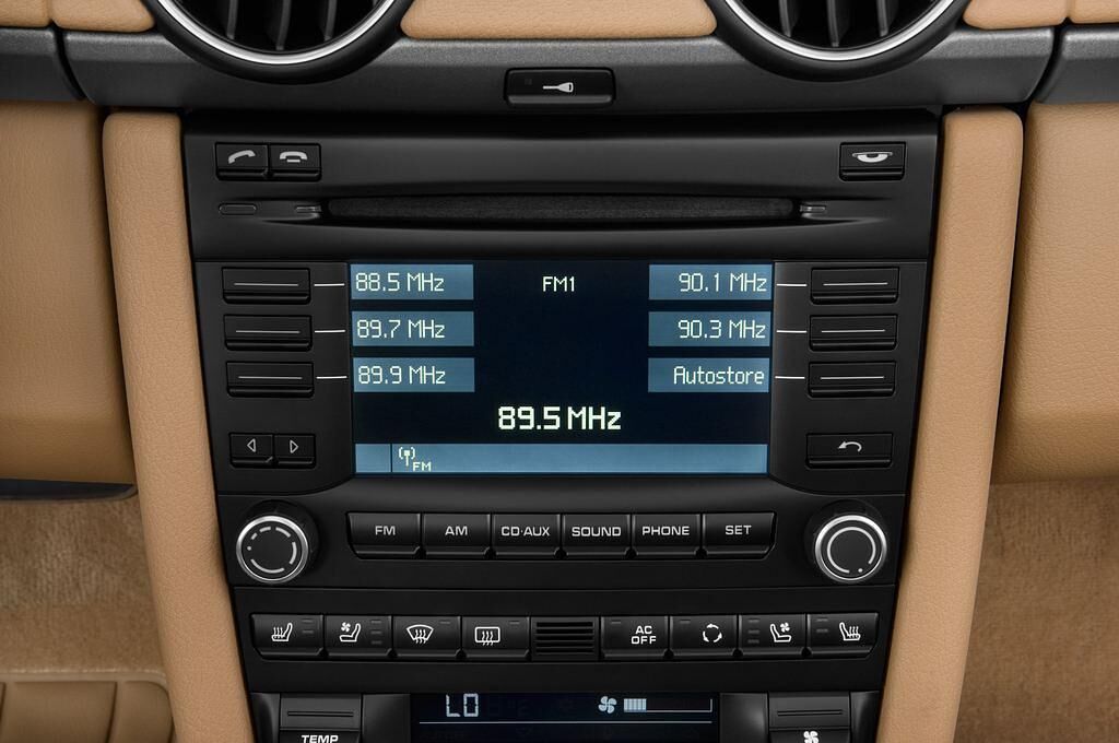 Porsche Boxster (Baujahr 2011) - 2 Türen Radio und Infotainmentsystem