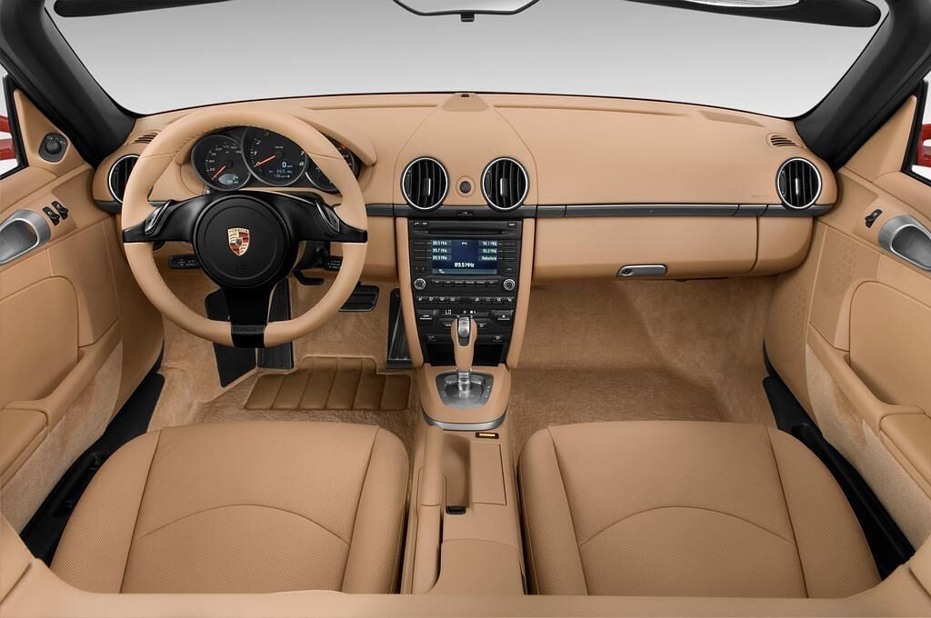 Porsche Boxster (Baujahr 2011) - 2 Türen Cockpit und Innenraum