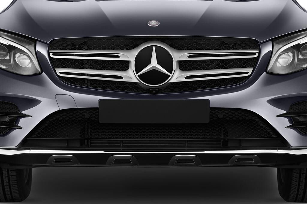 Mercedes GLC (Baujahr 2016) AMG Line 5 Türen Kühlergrill und Scheinwerfer