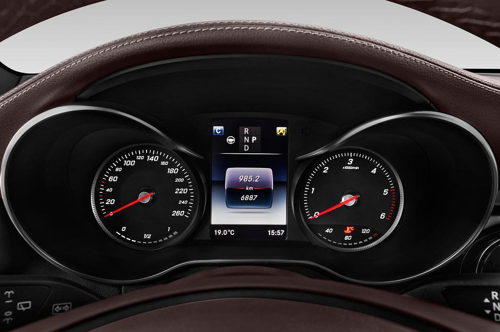 Mercedes GLC (Baujahr 2016) AMG Line 5 Türen Tacho und Fahrerinstrumente