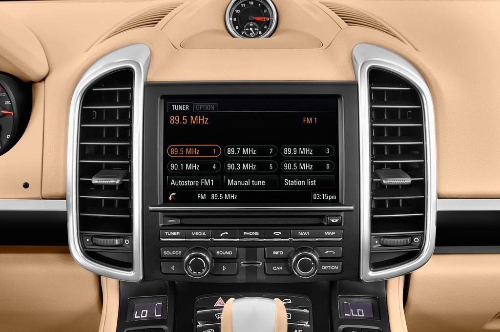 Porsche Cayenne (Baujahr 2015) 3.6 V6 5 Türen Radio und Infotainmentsystem