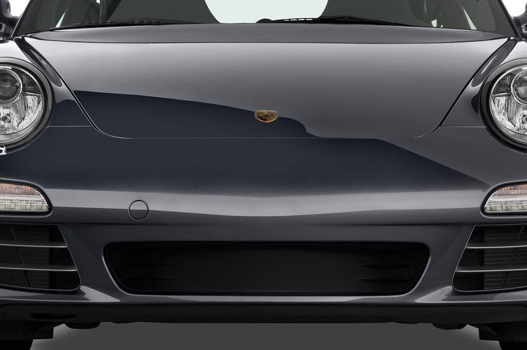Porsche 911 (Baujahr 2010) Carrera 4S Coupe 2 Türen Kühlergrill und Scheinwerfer