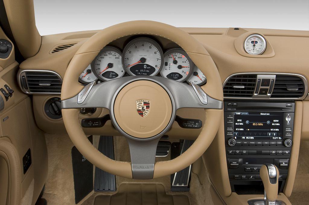 Porsche 911 (Baujahr 2010) Carrera S 2 Türen Lenkrad